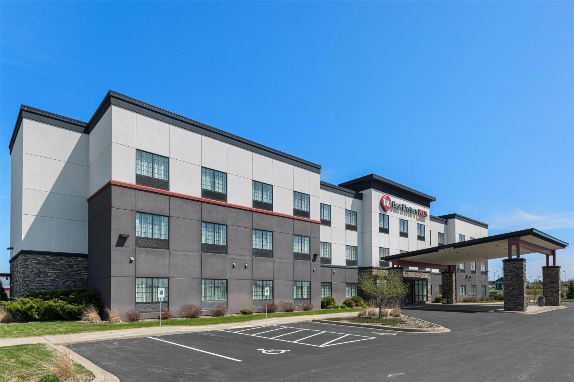 Best Western Plus New Richmond Inn & Suites Екстер'єр фото