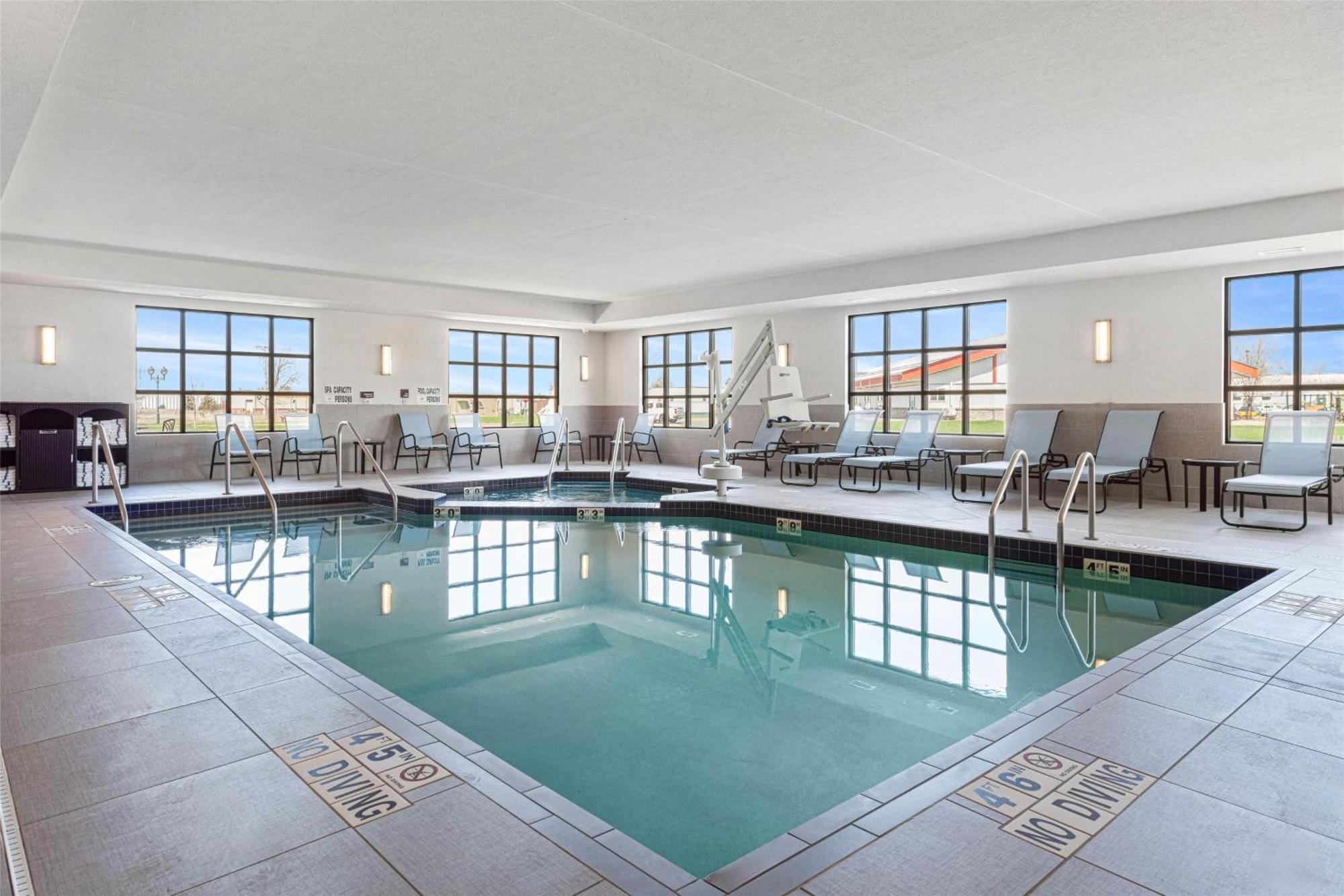 Best Western Plus New Richmond Inn & Suites Екстер'єр фото